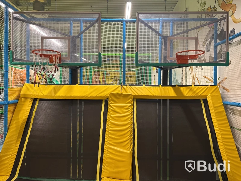 Lekland trampolinpark Superboy