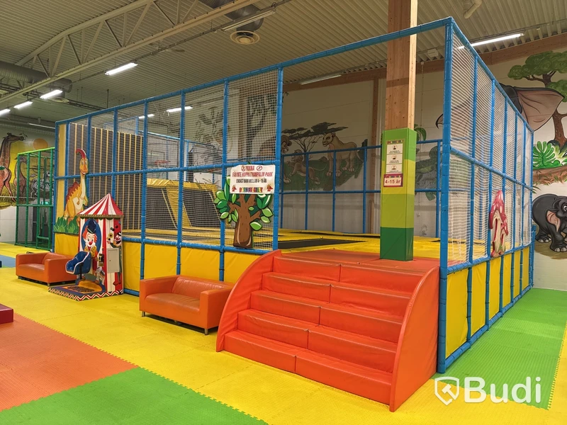Lekland trampolinpark Superboy