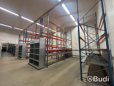 Approximately 100 metres of pallet racking