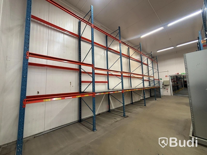 Approximately 100 metres of pallet racking