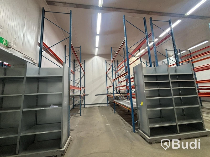 Approximately 100 metres of pallet racking