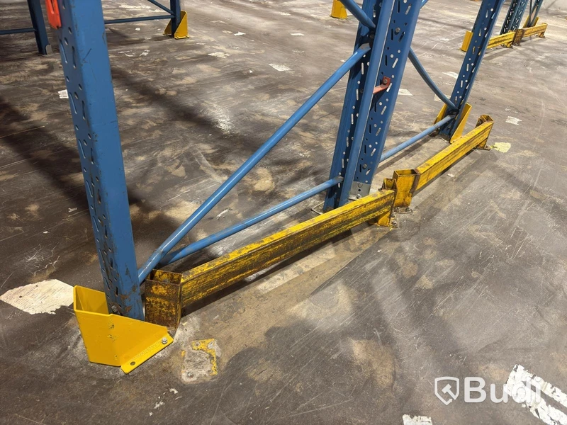 Approx. 100 metres of pallet racking