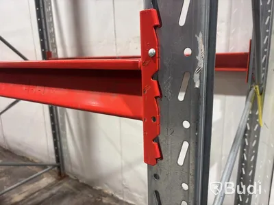 Approx. 100 metres of pallet racking