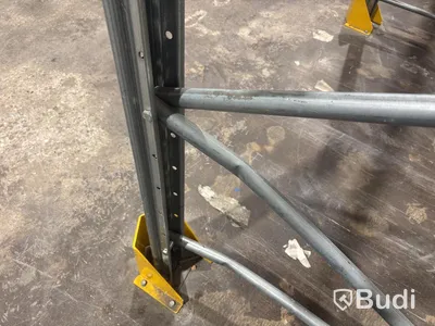 Approx. 100 metres of pallet racking