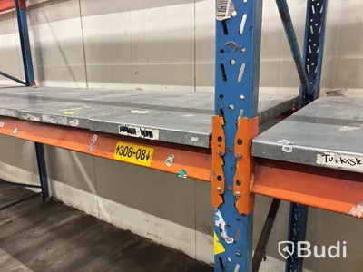 Approx. 120 metres of pallet racking