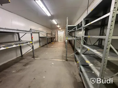 Low pallet racking and warehouse shelving