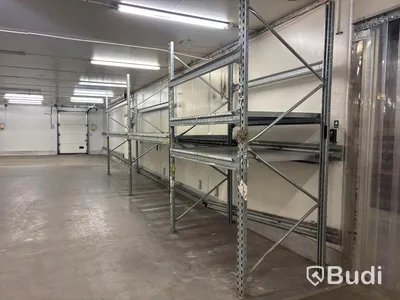 Low pallet racking and warehouse shelving