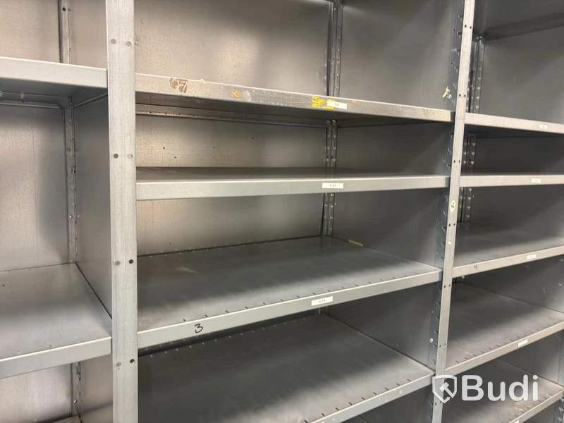 Low pallet racking and warehouse shelving