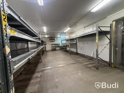 Low pallet racking and warehouse shelving