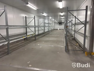 Low pallet racking and warehouse shelving