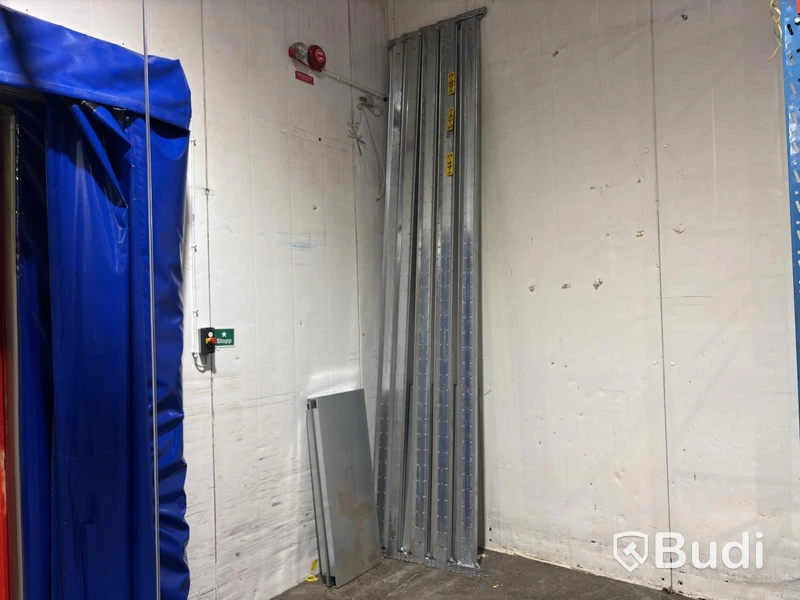 Low pallet racking and warehouse shelving