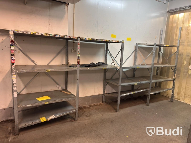 Low pallet racking and warehouse shelving