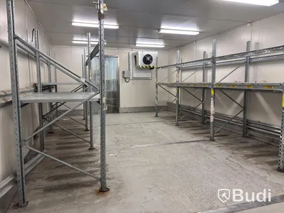 Low pallet racking and warehouse shelving