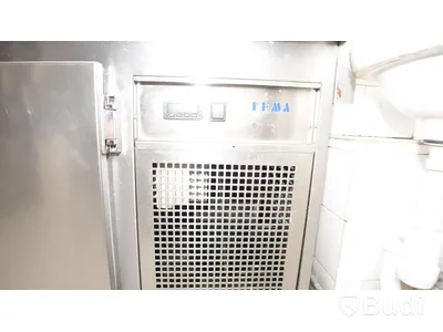 Kylbänk med 6 lådor och två skåp 240cm bred. Kema Blueline