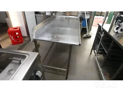 Arbetsbänk i rostfritt 135x65x90 vinklad anpassning diskmaskin på vänster sida OBS saknar en fot.