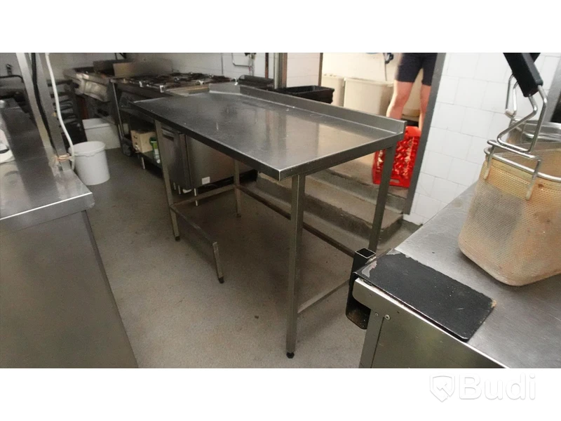 Arbetsbänk i rostfritt 135x65x90 vinklad anpassning diskmaskin på vänster sida OBS saknar en fot.