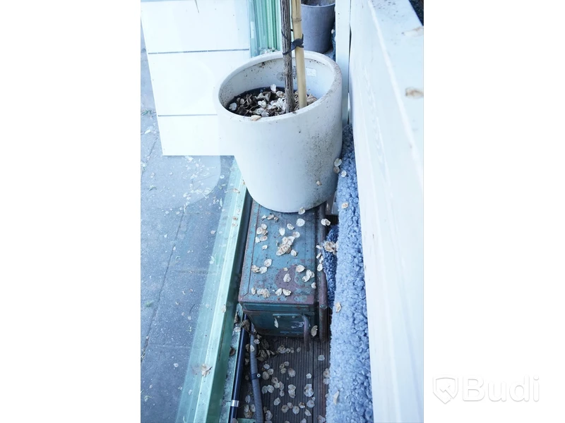 Krukor 10st olika storlekar, inklusive det krukorna står på (se bilder)