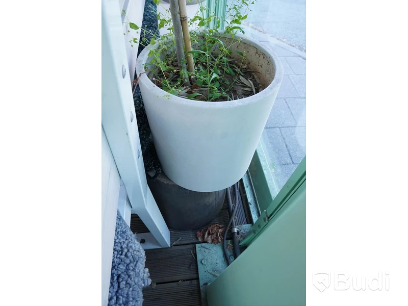 Krukor 10st olika storlekar, inklusive det krukorna står på (se bilder)