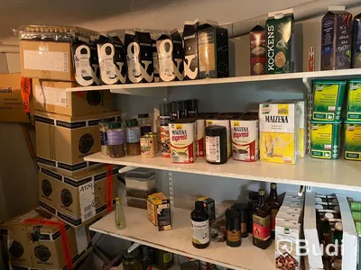 Div varor kryddor, mjöl, torrvaror, såsbaser, konserver m.m.