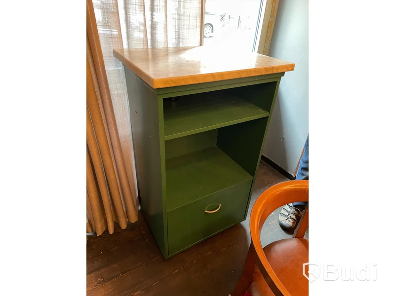 Skänk 65x50x109 med marmorskiva