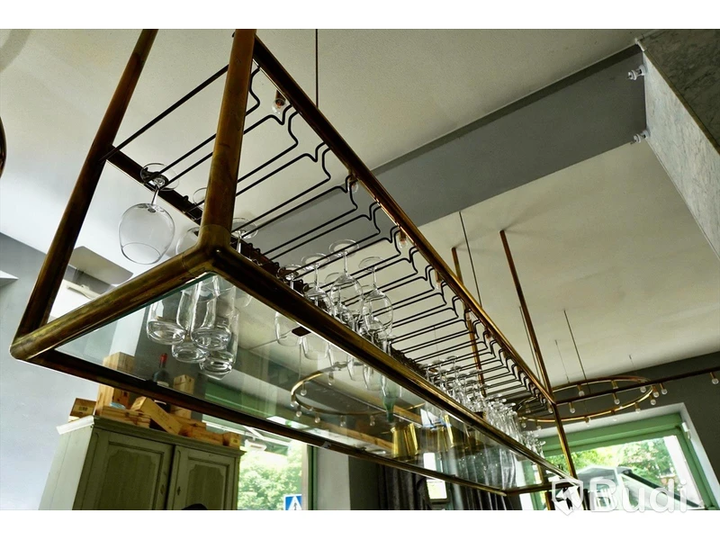 Glasställ glasspjut, takhängd, längd 289 cm bredd 48 cm