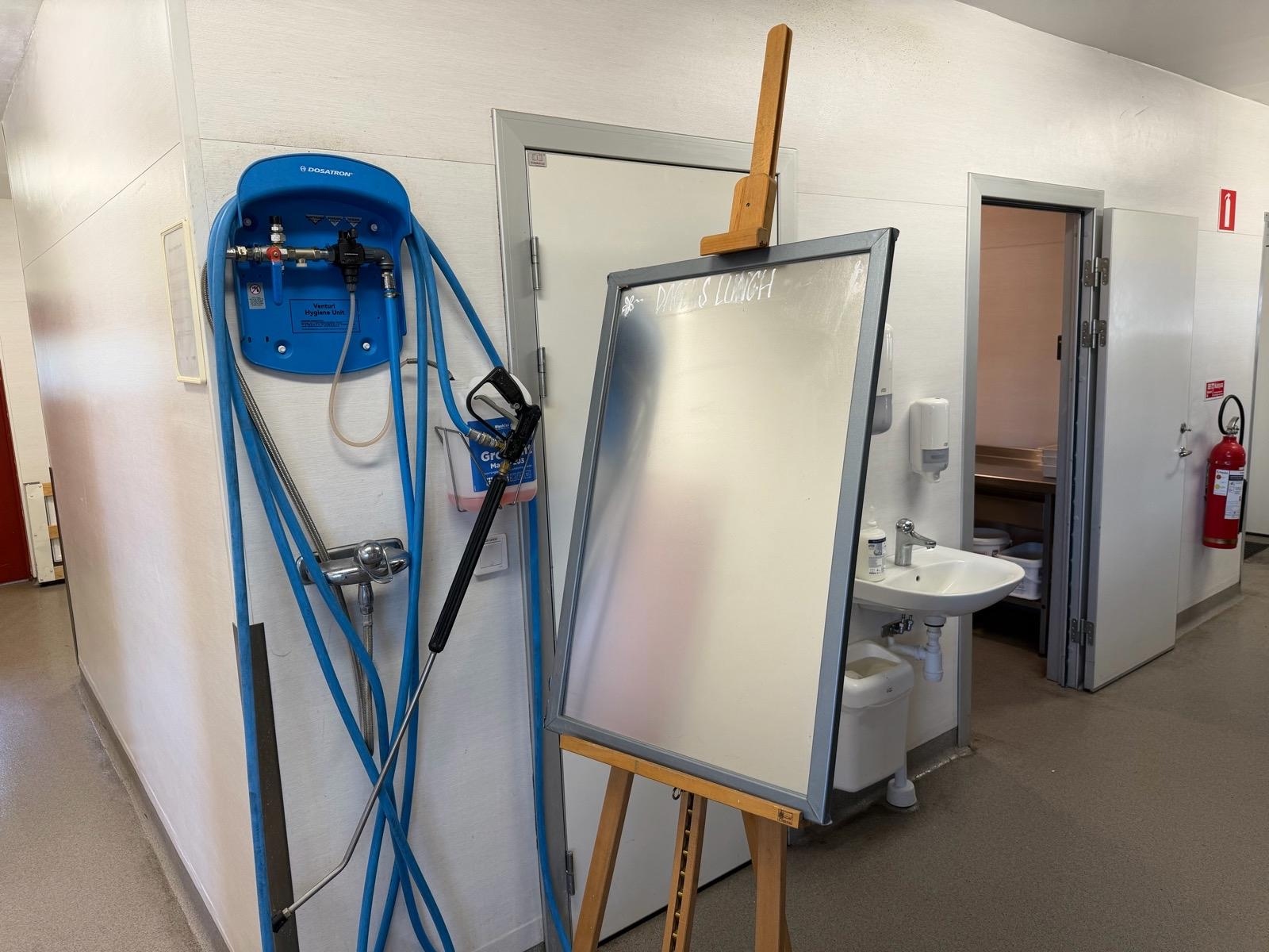 Staffli med whiteboard – MABEF