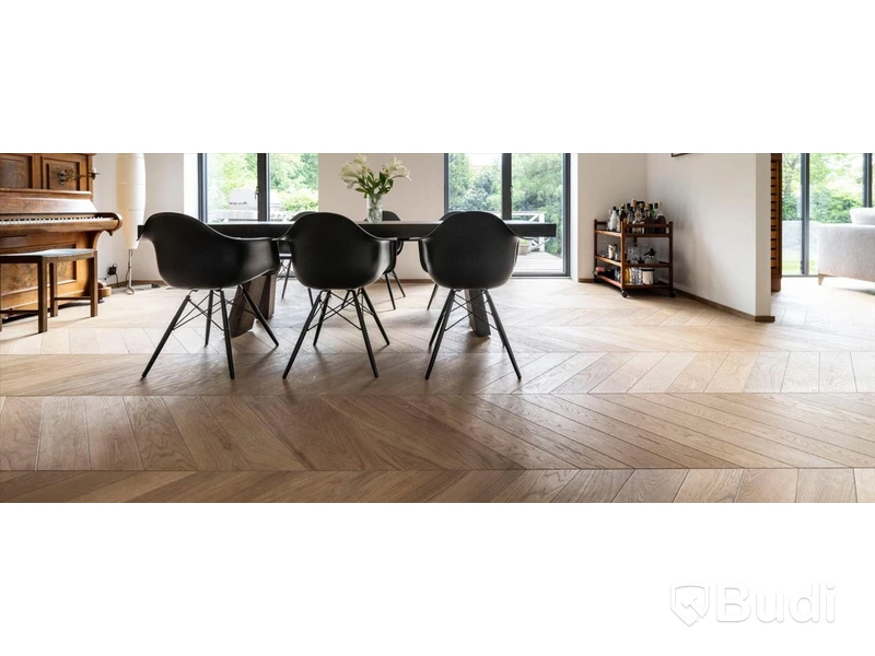 ca 129 kvm Parkettgolv Hørning Danmark, Chevron Ek Living 16x120x680 mm, obehandlat