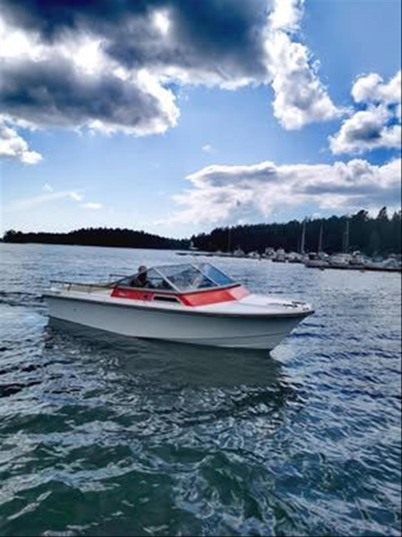 Windy DC 22 skrov 1979, Volvo Penta 5.0GL 220hk (årsmodell motor 2005, ca 150-180 drifttimmar)