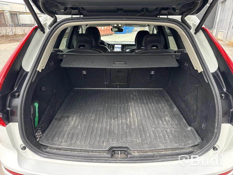 Volvo XC60 B4 Momentum Advanced -2021 | Dragkrok | AWD