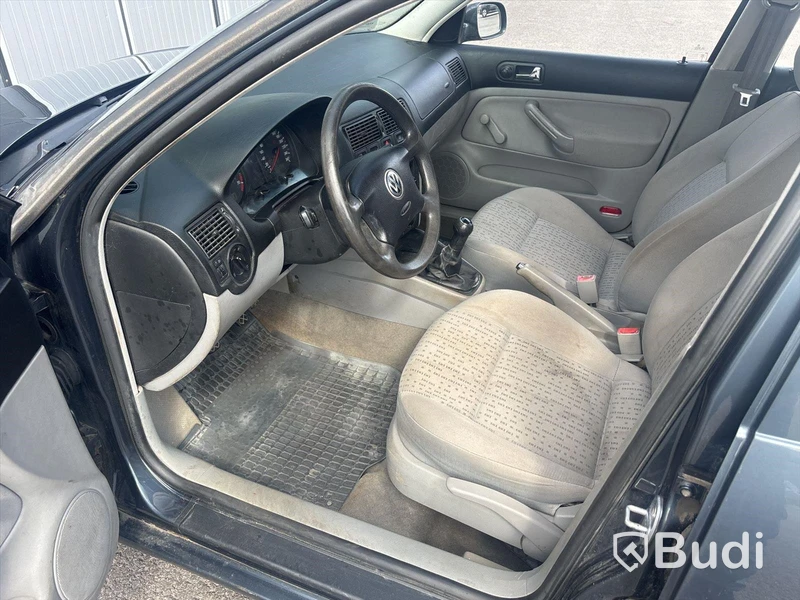 VW GOLF Variant 1,6 -2001 | BENSIN