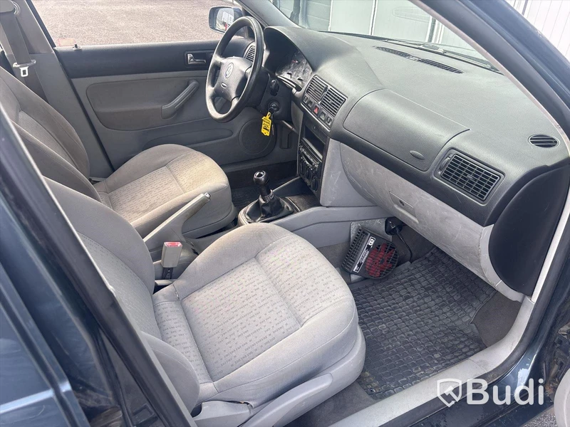 VW GOLF Variant 1,6 -2001 | BENSIN
