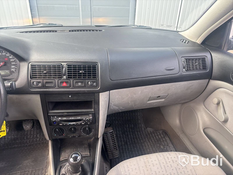 VW GOLF Variant 1,6 -2001 | BENSIN