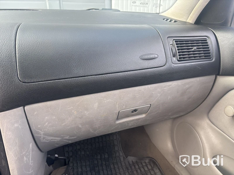 VW GOLF Variant 1,6 -2001 | BENSIN