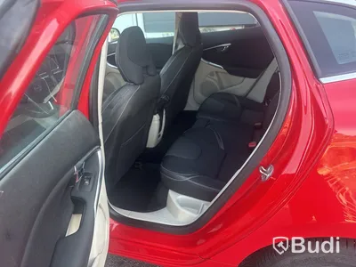 VOLVO  V40 D4 -15 1 ägare.
