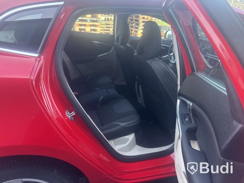 VOLVO  V40 D4 -15 1 ägare.