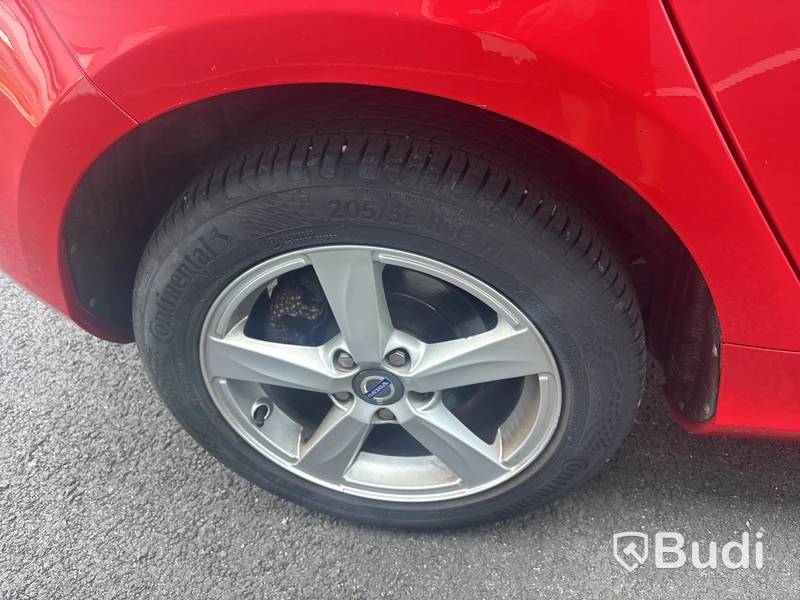 VOLVO  V40 D4 -15 1 ägare.