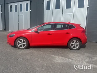 VOLVO  V40 D4 -15 1 ägare.