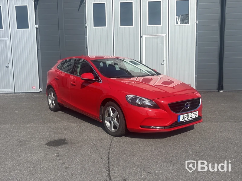 VOLVO  V40 D4 -15 1 ägare.