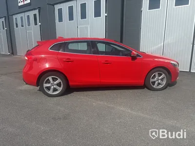 VOLVO  V40 D4 -15 1 ägare.