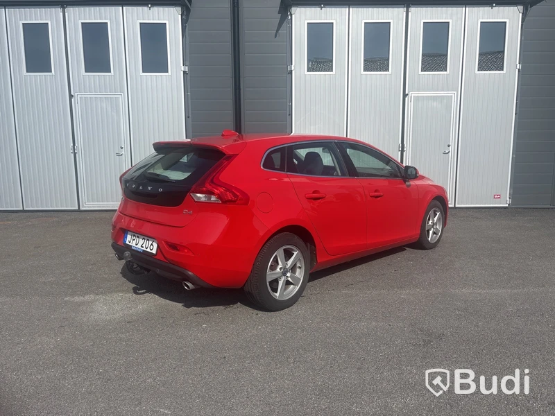 VOLVO  V40 D4 -15 1 ägare.