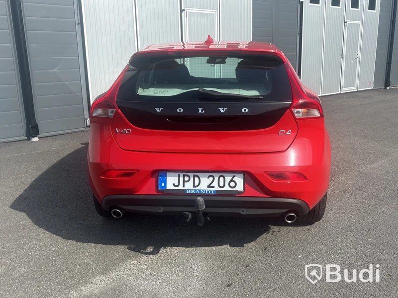 VOLVO  V40 D4 -15 1 ägare.