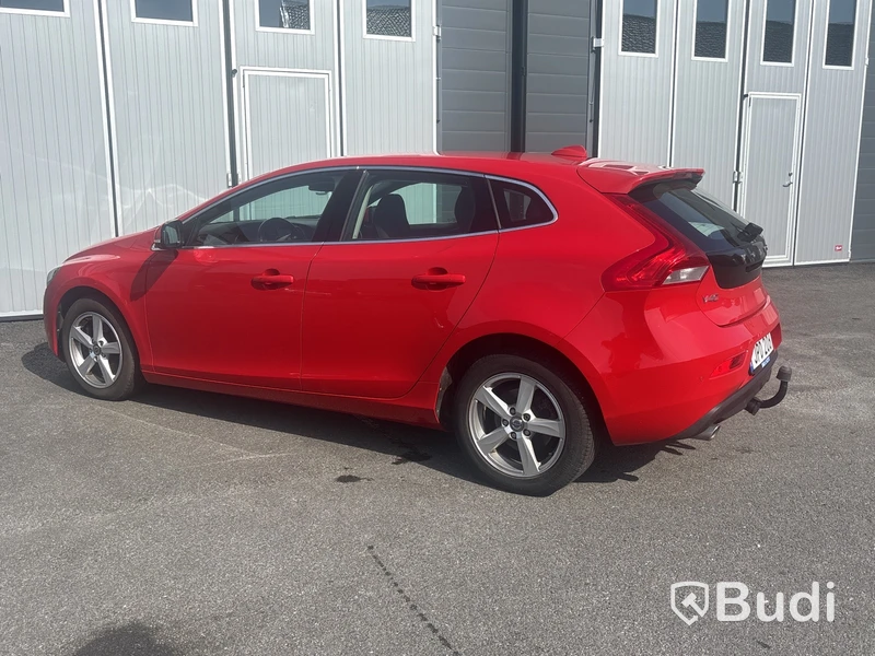 VOLVO  V40 D4 -15 1 ägare.
