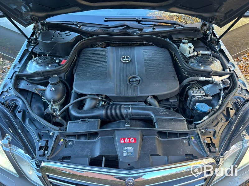 MERCEDES-BENZ E 220 CDI -2011