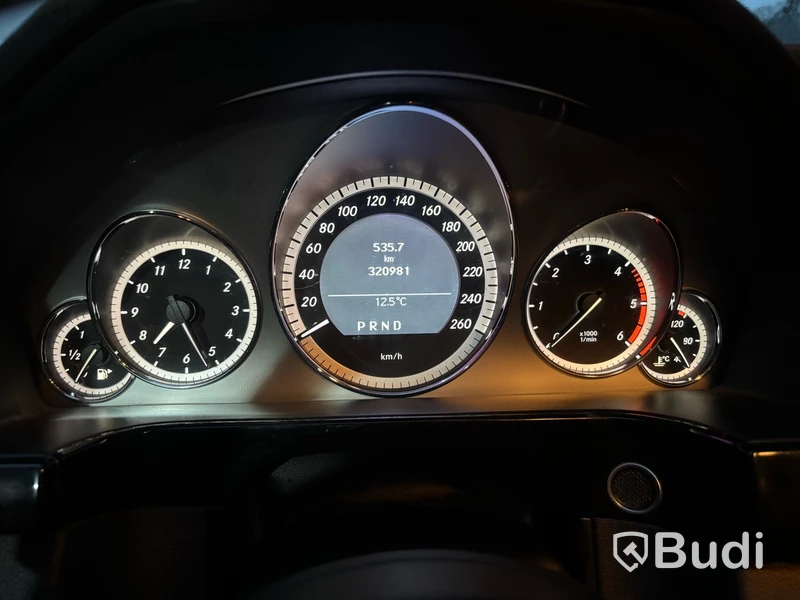 MERCEDES-BENZ E 220 CDI -2011