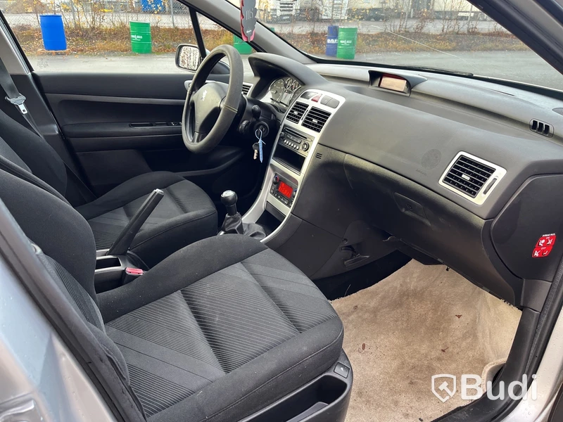 Personbil Peugeot 307 XS 2,0 Kombi, -2005 | Reparationsobjekt/Renoveringsobjekt