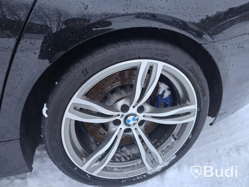 BMW M5 V8 F10 -2012 | 19472 mil | Head-up