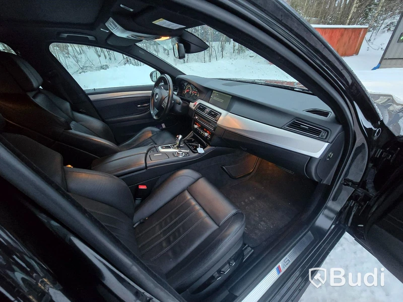 BMW M5 V8 F10 -2012 | 19472 mil | Head-up