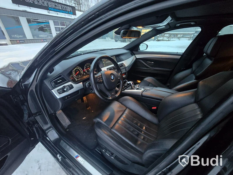 BMW M5 V8 F10 -2012 | 19472 mil | Head-up