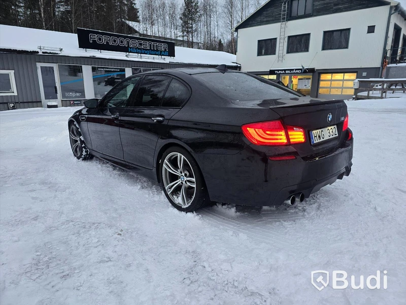 BMW M5 V8 F10 -2012 | 19472 mil | Head-up