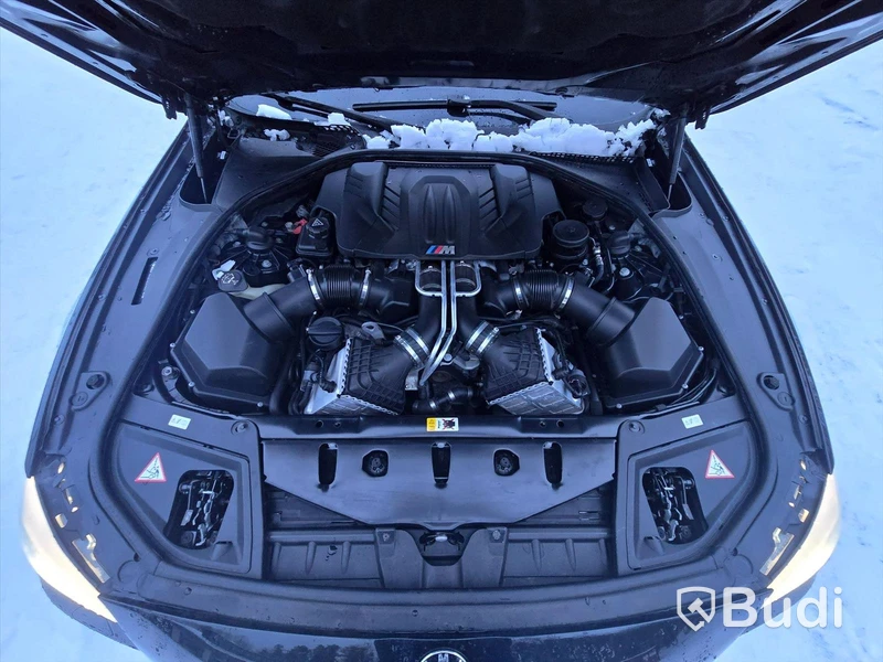 BMW M5 V8 F10 -2012 | 19472 mil | Head-up